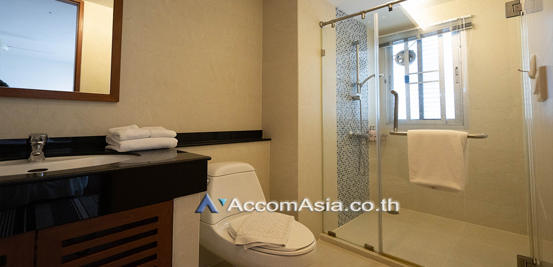 6  4 br Apartment For Rent in Silom ,Bangkok BTS Surasak at High-end Low Rise  AA10434