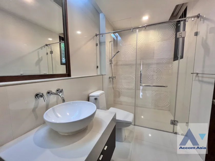 9  5 br House for rent and sale in Sukhumvit ,Bangkok BTS Thong Lo at Perfect For Family AA10435