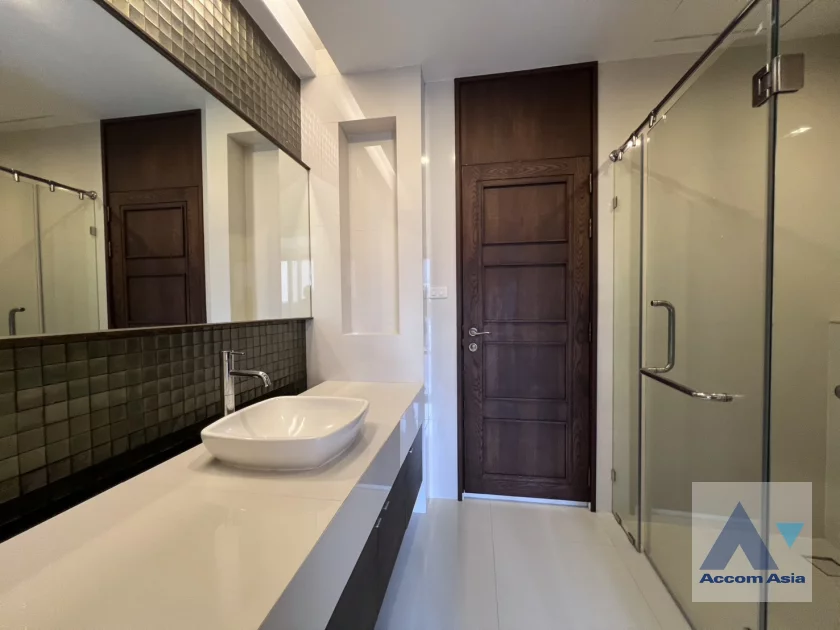 11  5 br House for rent and sale in Sukhumvit ,Bangkok BTS Thong Lo at Perfect For Family AA10435