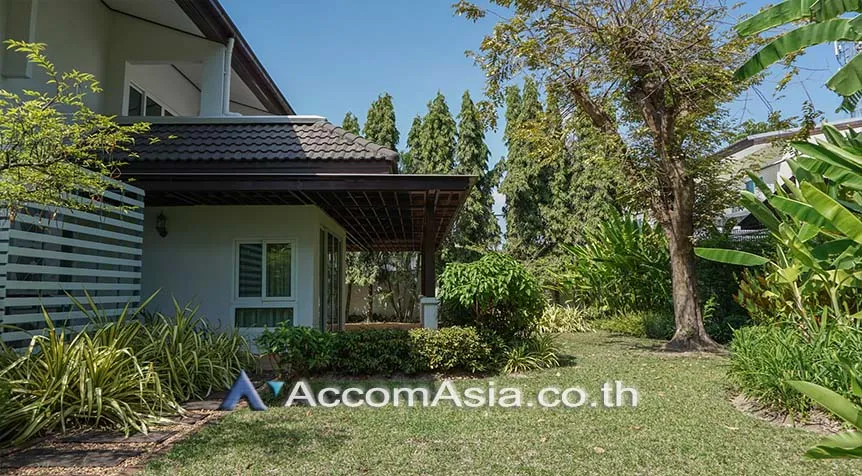 unitPet friendly |  4 Bedrooms  House For Rent & Sale in Pattanakarn, Bangkok  near BTS On Nut (AA10448)