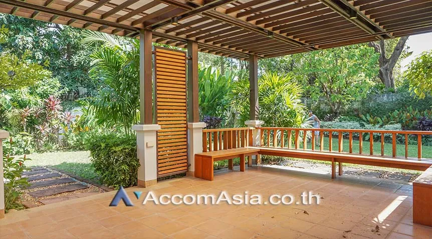 unitPet friendly |  4 Bedrooms  House For Rent & Sale in Pattanakarn, Bangkok  near BTS On Nut (AA10448)