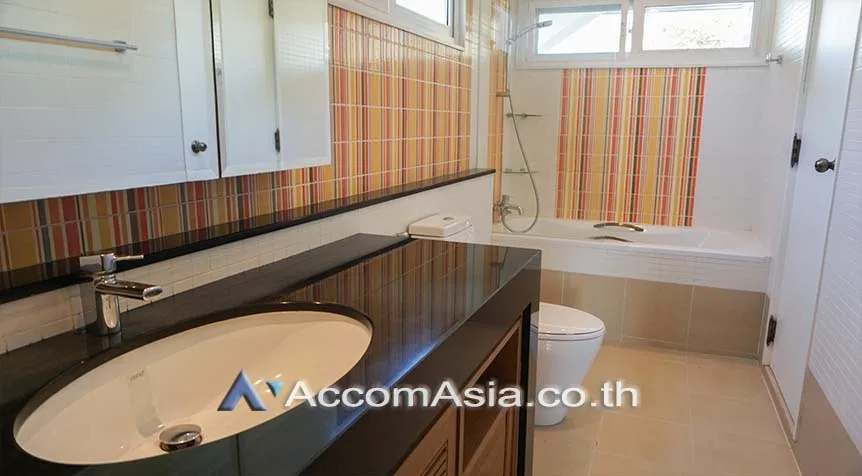 12  4 br House for rent and sale in Pattanakarn ,Bangkok BTS On Nut at Panya Pattanakarn Village AA10448