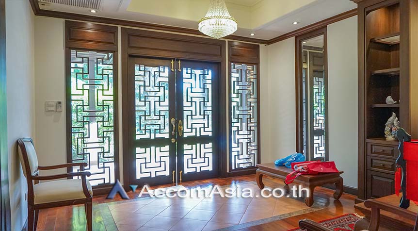 21  4 br House for rent and sale in Pattanakarn ,Bangkok BTS On Nut at Panya Pattanakarn Village AA10448