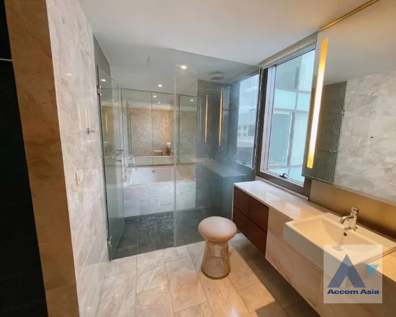 13  2 br Condominium For Rent in Ploenchit ,Bangkok BTS Ratchadamri at Hansar Residence AA10452