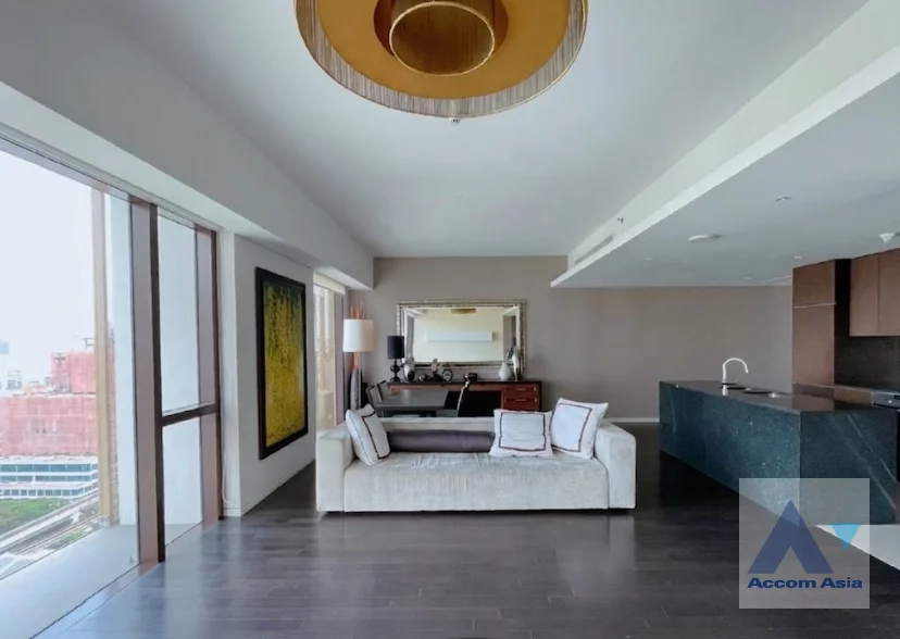  2  2 br Condominium For Rent in Ploenchit ,Bangkok BTS Ratchadamri at Hansar Residence AA10452