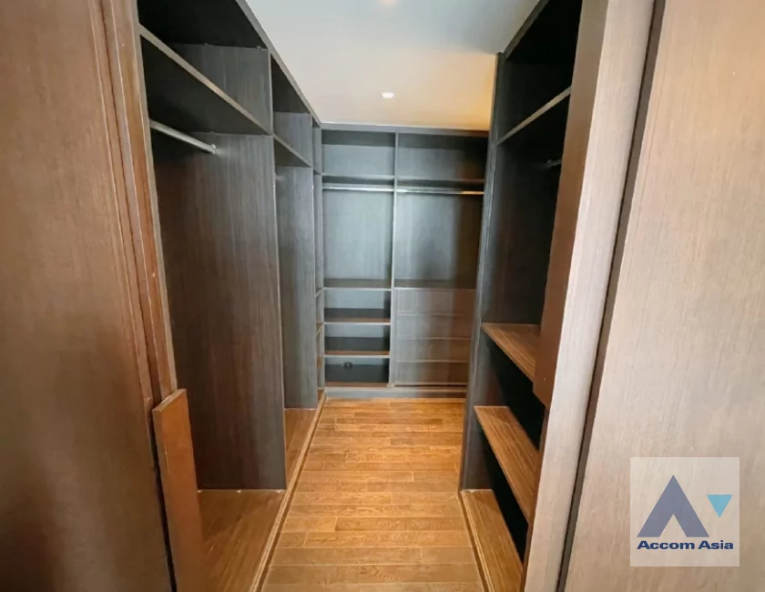 12  2 br Condominium For Rent in Ploenchit ,Bangkok BTS Ratchadamri at Hansar Residence AA10452