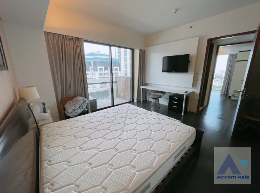 9  2 br Condominium For Rent in Ploenchit ,Bangkok BTS Ratchadamri at Hansar Residence AA10452