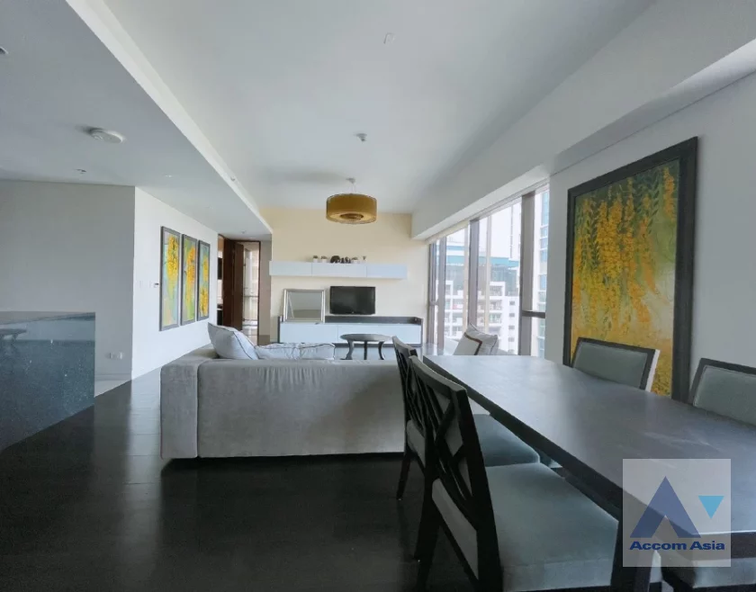  1  2 br Condominium For Rent in Ploenchit ,Bangkok BTS Ratchadamri at Hansar Residence AA10452