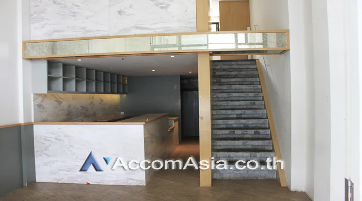 unit Retail / showroom For Rent in Sukhumvit, Bangkok  near MRT Phetchaburi - BTS Phrom Phong (AA10642)