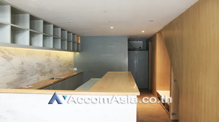 unit Retail / showroom For Rent in Sukhumvit, Bangkok  near MRT Phetchaburi - BTS Phrom Phong (AA10642)