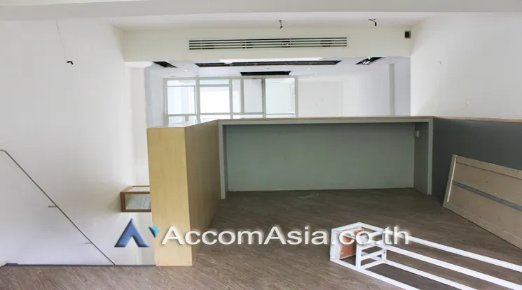 unit Retail / showroom For Rent in Sukhumvit, Bangkok  near MRT Phetchaburi - BTS Phrom Phong (AA10642)