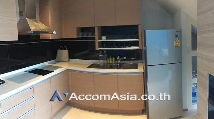 unit 1 Bedroom  Condominium For Sale in Sukhumvit, Bangkok  near BTS Phrom Phong (AA10649)