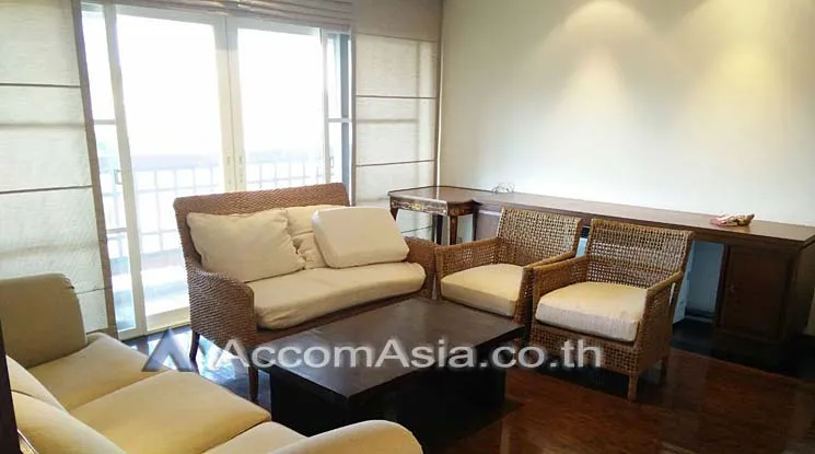 unit 2 Bedrooms  Apartment For Rent in Phaholyothin, Bangkok  near BTS Ari (AA10656)
