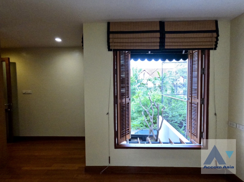 5  2 br House For Rent in Phaholyothin ,Bangkok BTS Ari AA10663