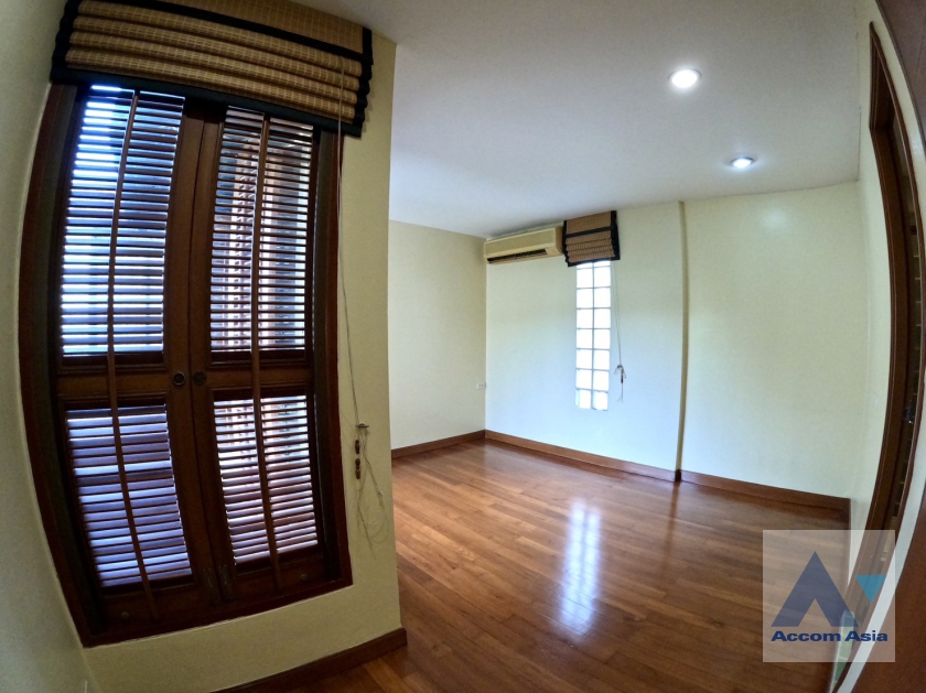 6  2 br House For Rent in Phaholyothin ,Bangkok BTS Ari AA10663