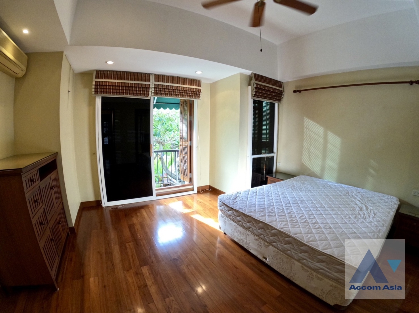  1  2 br House For Rent in Phaholyothin ,Bangkok BTS Ari AA10663