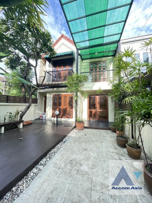  2  2 br House For Rent in Phaholyothin ,Bangkok BTS Ari AA10663