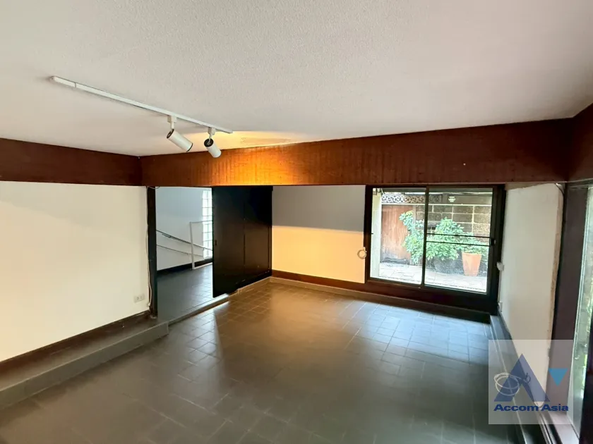 21  2 br House for rent and sale in Sukhumvit ,Bangkok BTS Phrom Phong AA10673