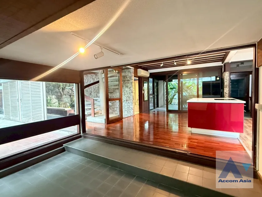 6  2 br House for rent and sale in Sukhumvit ,Bangkok BTS Phrom Phong AA10673