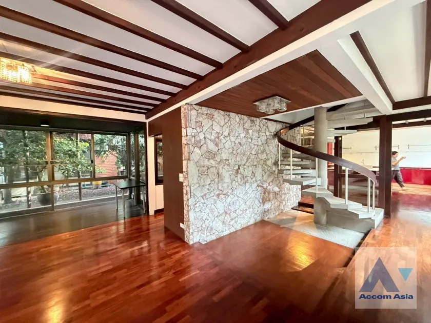  1  2 br House for rent and sale in Sukhumvit ,Bangkok BTS Phrom Phong AA10673