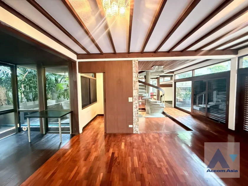 9  2 br House for rent and sale in Sukhumvit ,Bangkok BTS Phrom Phong AA10673