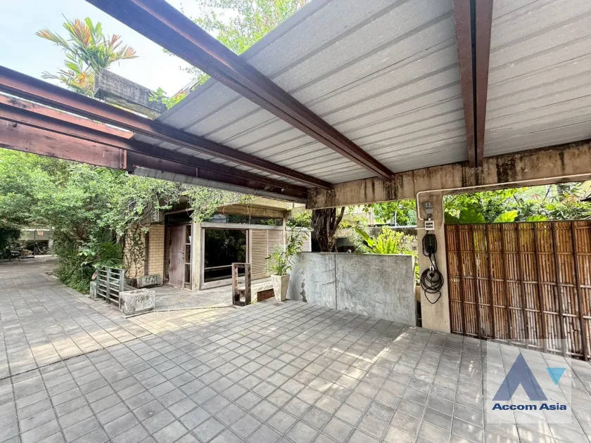 28  2 br House for rent and sale in Sukhumvit ,Bangkok BTS Phrom Phong AA10673