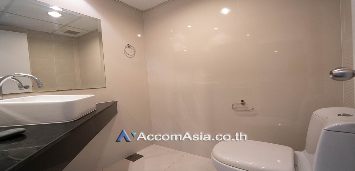 13  3 br Apartment For Rent in Sukhumvit ,Bangkok BTS Asok at Family Apartment with Lake View AA10679