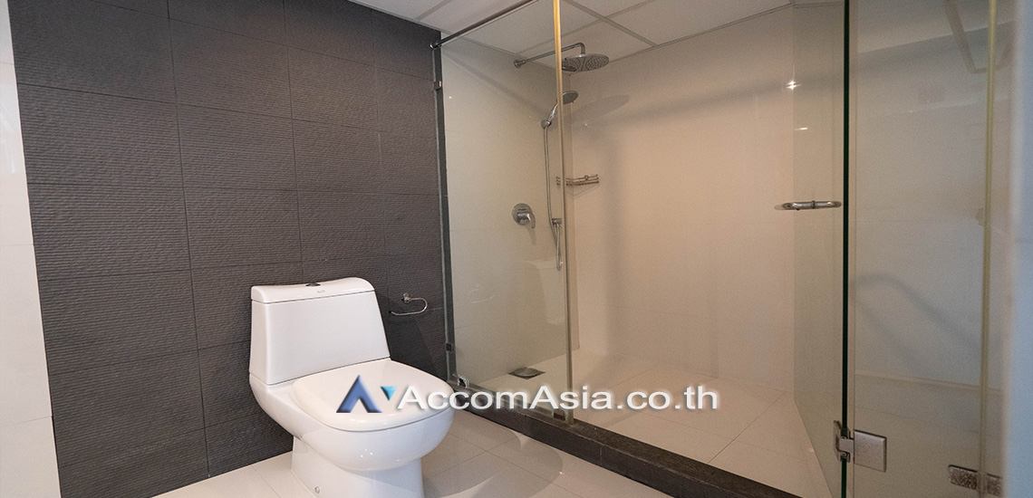 11  3 br Apartment For Rent in Sukhumvit ,Bangkok BTS Asok at Family Apartment with Lake View AA10679