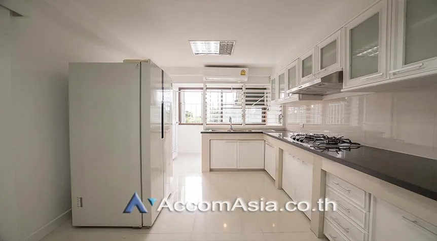 5  3 br Apartment For Rent in Sukhumvit ,Bangkok BTS Asok at Family Apartment with Lake View AA10680
