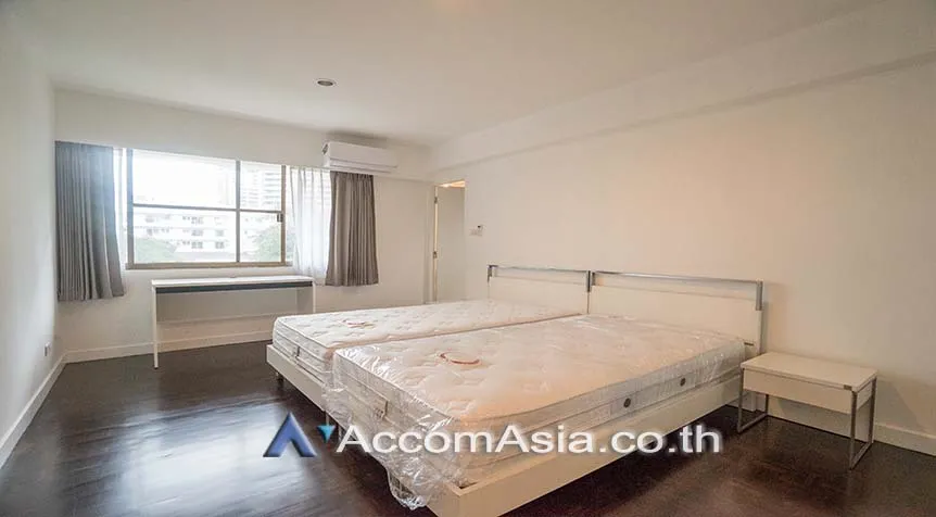 8  3 br Apartment For Rent in Sukhumvit ,Bangkok BTS Asok at Family Apartment with Lake View AA10680
