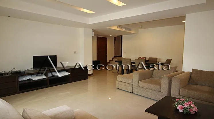 unit 3 Bedrooms  Apartment For Rent in Sathorn, Bangkok  near BTS Chong Nonsi (AA10703)