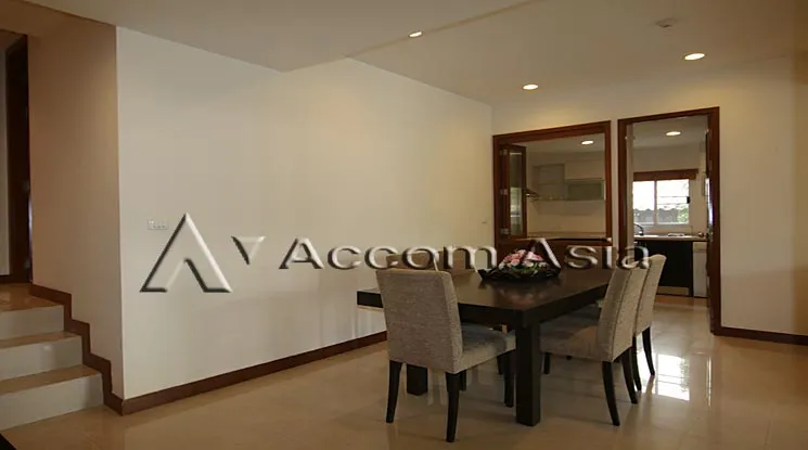 unit 3 Bedrooms  Apartment For Rent in Sathorn, Bangkok  near BTS Chong Nonsi (AA10703)