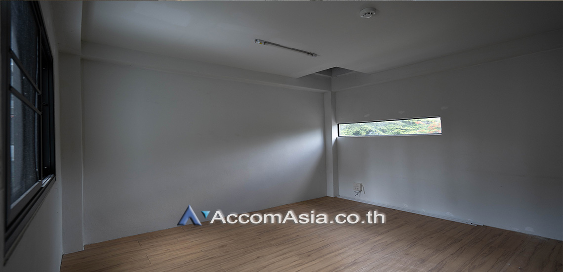 11  3 br House for rent and sale in Ploenchit ,Bangkok BTS Chitlom 110189
