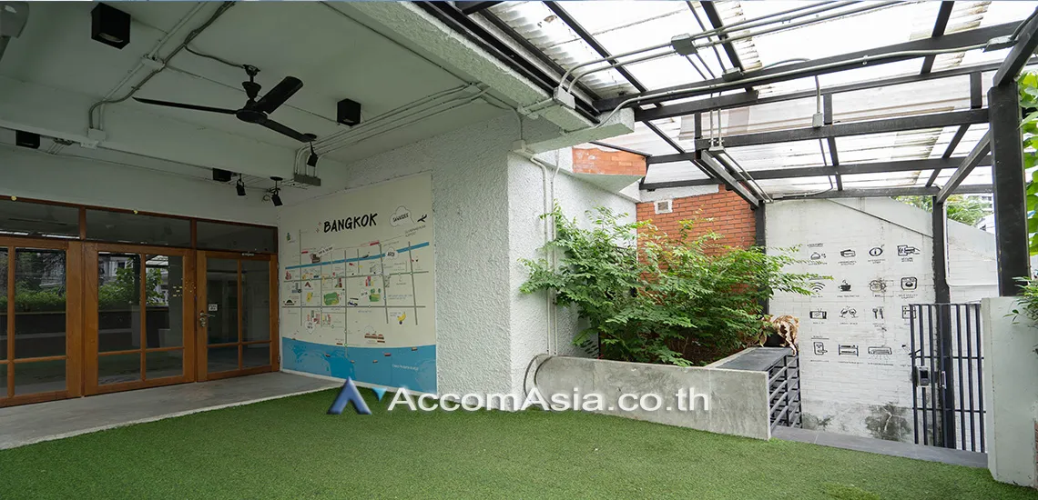 unitHome Office |  3 Bedrooms  House For Rent & Sale in Ploenchit, Bangkok  near BTS Chitlom (110189)