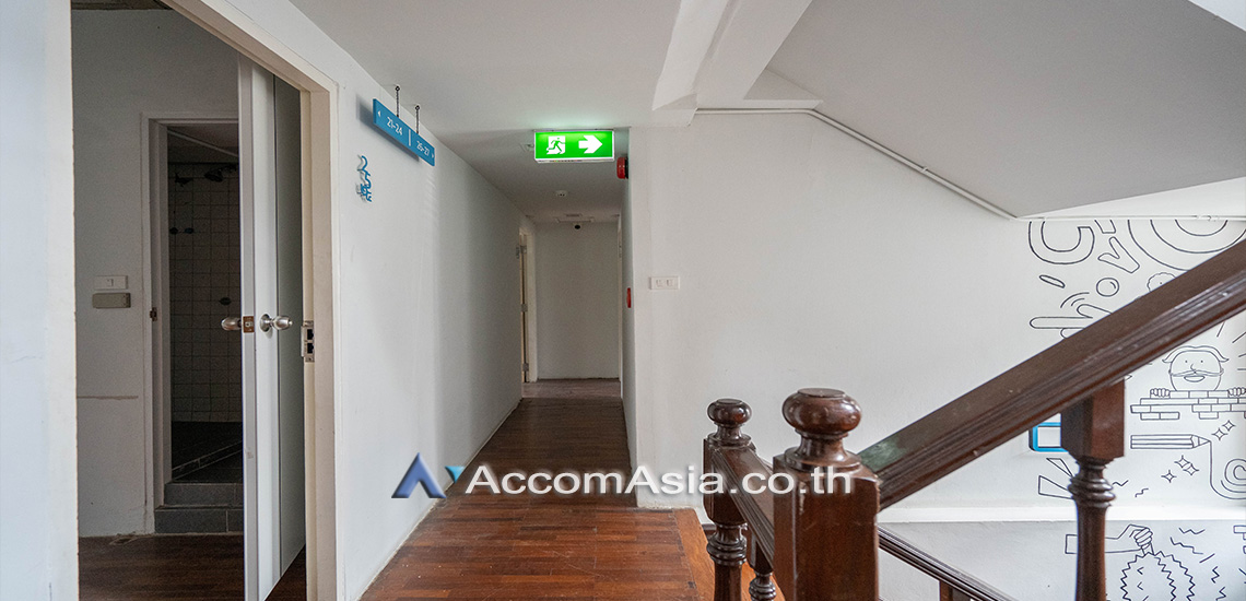 5  3 br House for rent and sale in Ploenchit ,Bangkok BTS Chitlom 110189