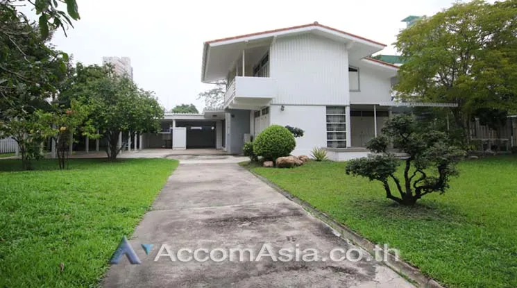 unitHome Office, Pet friendly |  2 Bedrooms  House For Rent in Phaholyothin, Bangkok  near BTS Saphan-Kwai (AA10834)