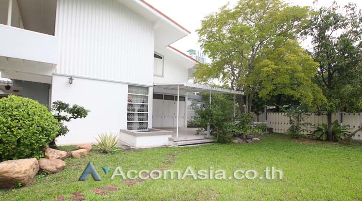11  2 br House For Rent in Phaholyothin ,Bangkok BTS Saphan-Kwai AA10834
