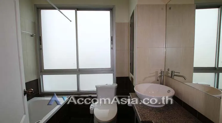 9  3 br Apartment For Rent in Sukhumvit ,Bangkok BTS Phra khanong at Modern Thai Decorated Style AA10894