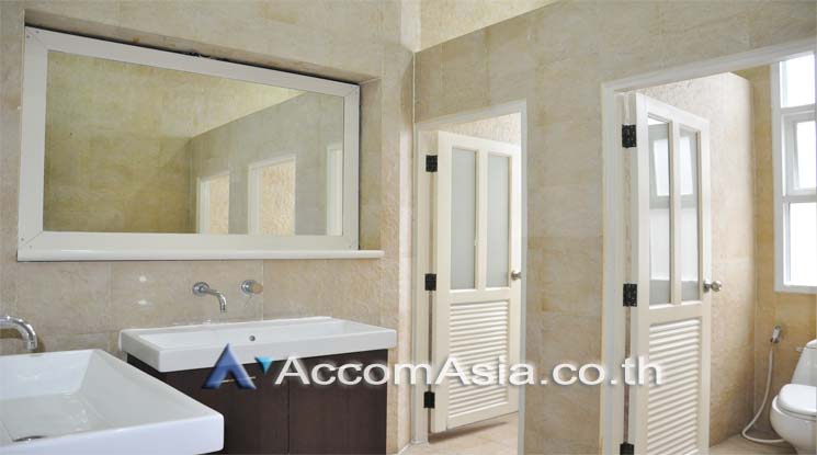 11  Apartment For Rent in Sukhumvit ,Bangkok BTS Thong Lo at Low rise Building AA10928