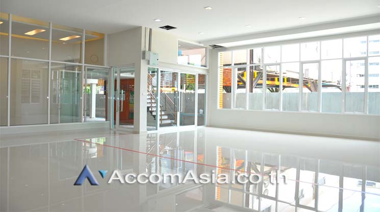 6  Apartment For Rent in Sukhumvit ,Bangkok BTS Thong Lo at Low rise Building AA10928