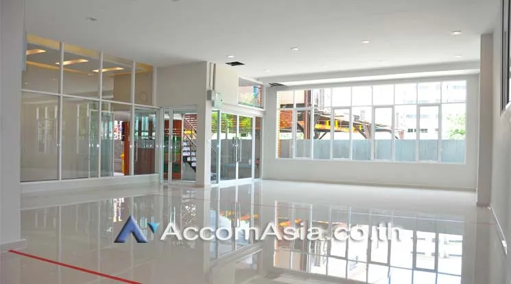 7  Apartment For Rent in Sukhumvit ,Bangkok BTS Thong Lo at Low rise Building AA10928