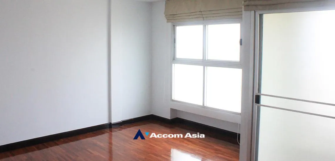 unitHome Office |  3 Bedrooms  House For Rent & Sale in Sukhumvit, Bangkok  near BTS Phra khanong (AA10997)