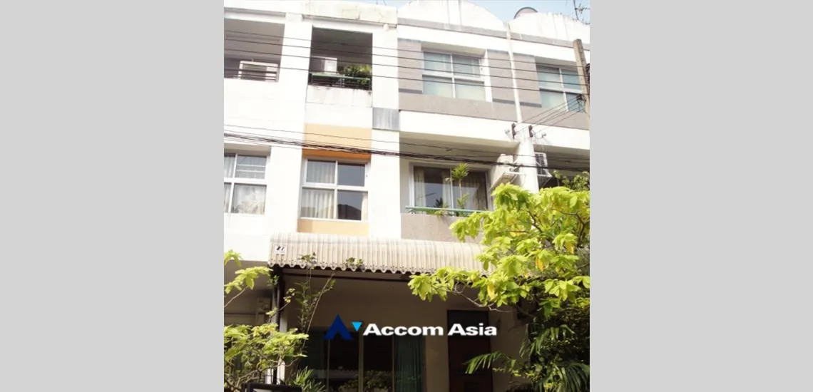 unitHome Office |  3 Bedrooms  House For Rent & Sale in Sukhumvit, Bangkok  near BTS Phra khanong (AA10997)