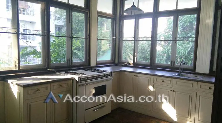 unit 6 Bedrooms  House For Rent in Dusit, Bangkok  near BTS Ari (AA11001)
