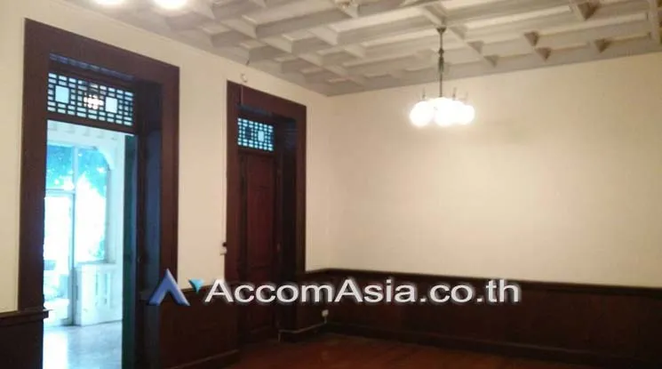 unit 3 Bedrooms  House For Rent in Dusit, Bangkok  near BTS Ari (AA11002)