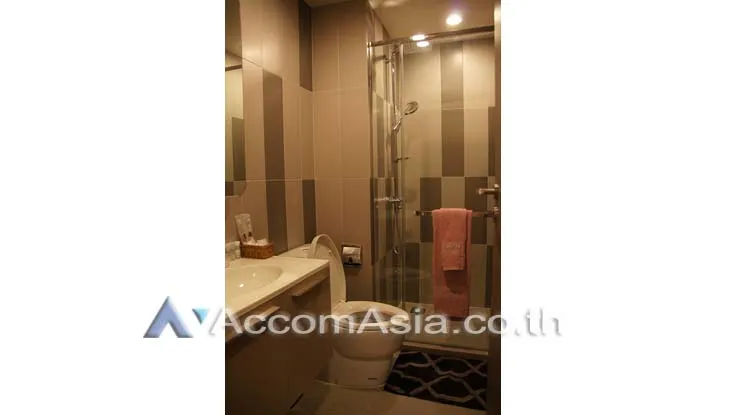 unit 2 Bedrooms  Condominium For Rent in Dusit, Bangkok  near BTS Wongwian Yai (AA11056)