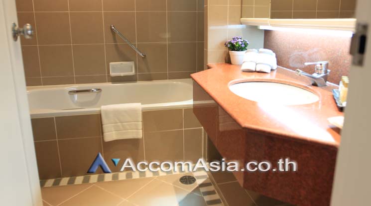 5  3 br Apartment For Rent in Sukhumvit ,Bangkok BTS Nana at Charming view of Sukhumvit 10260