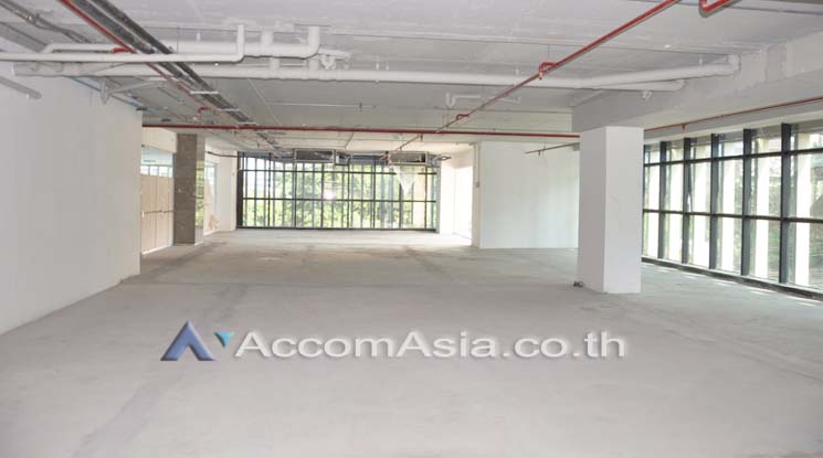7  Retail / Showroom For Rent in Sukhumvit ,Bangkok BTS Ekkamai at Bangkok Business Center AA11159