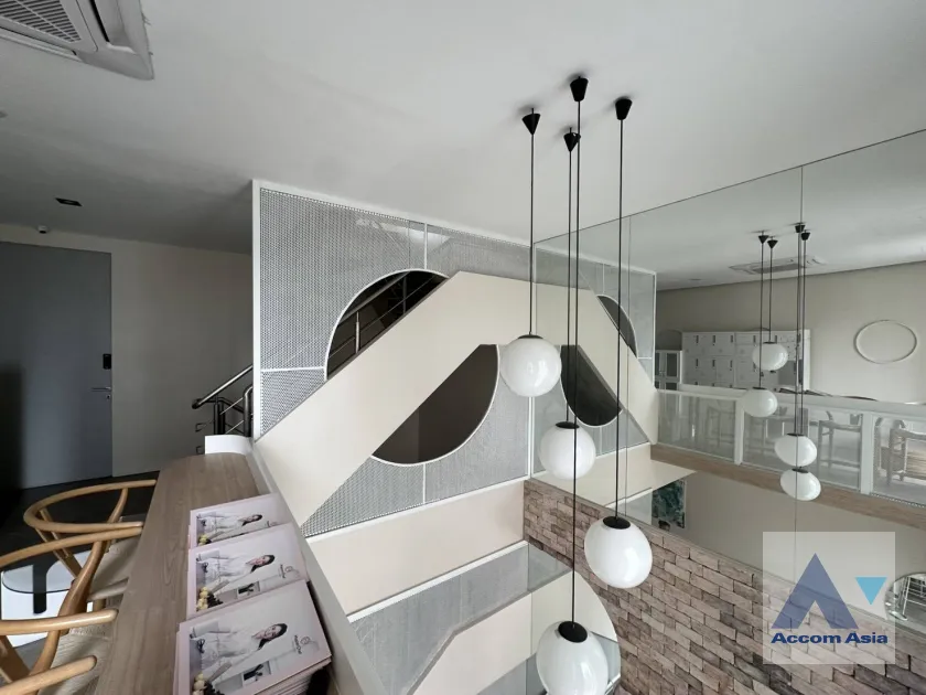 4  3 br Townhouse for rent and sale in Sukhumvit ,Bangkok BTS Thong Lo AA11213