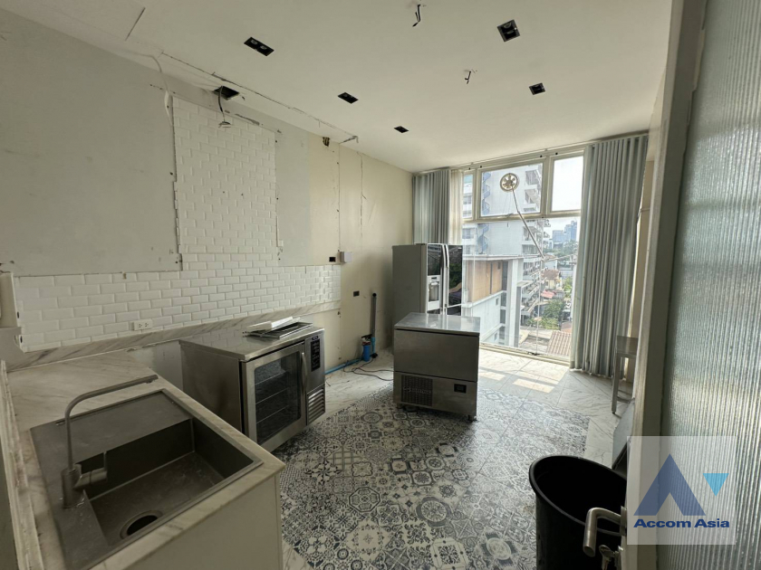 14  3 br Townhouse for rent and sale in Sukhumvit ,Bangkok BTS Thong Lo AA11213